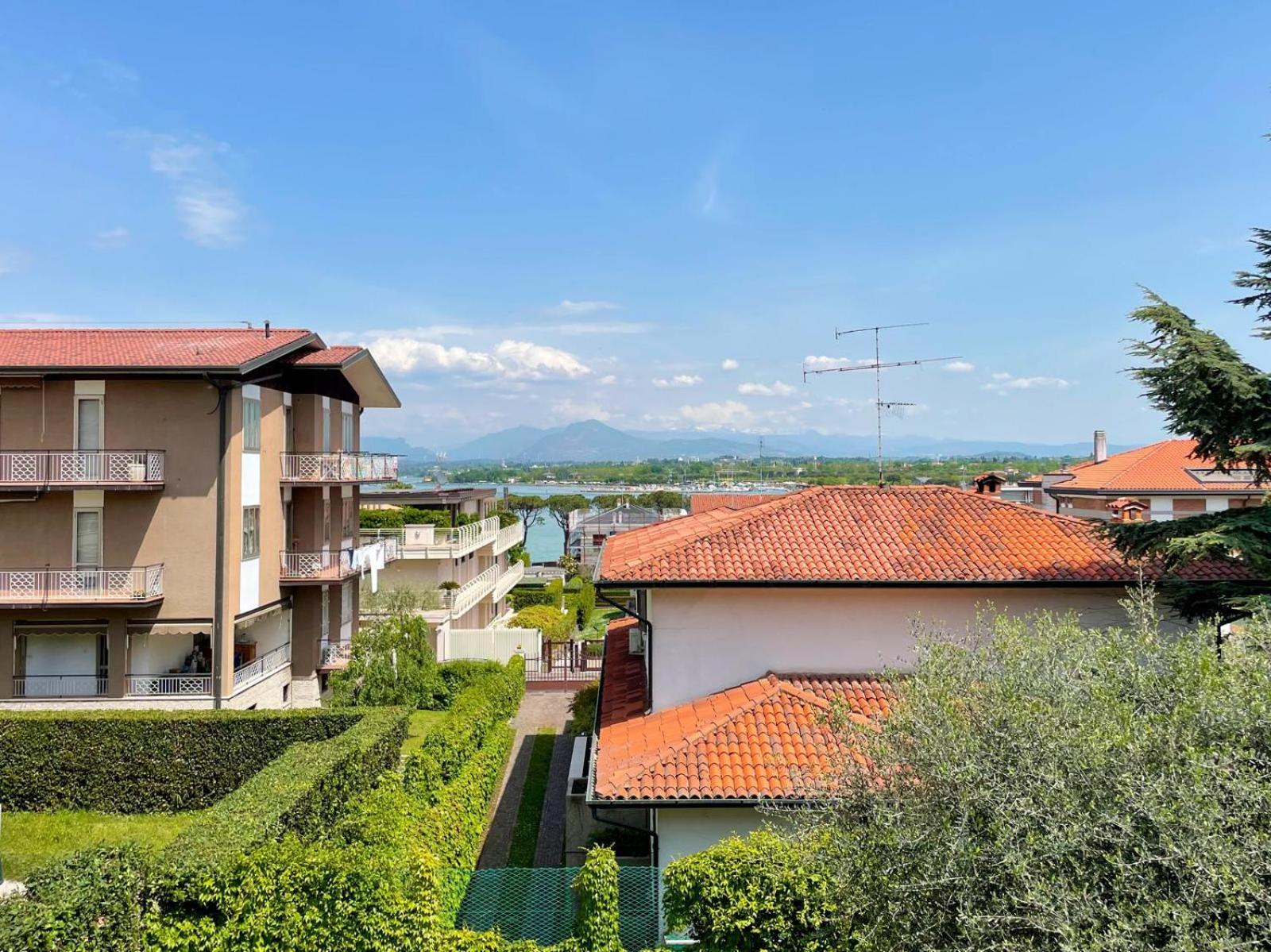 Villa 70 Peschiera del Garda Eksteriør bilde